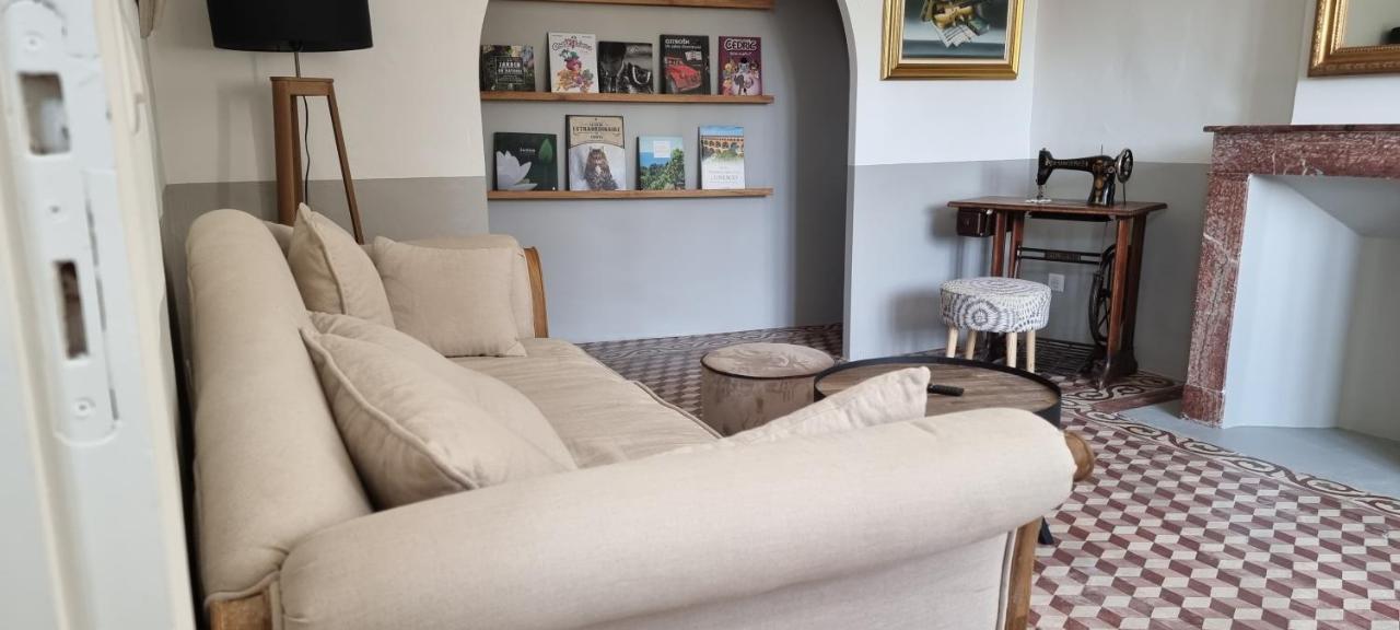 Le Petit Eden Bed and Breakfast Saint-Quentin-la-Poterie Eksteriør billede