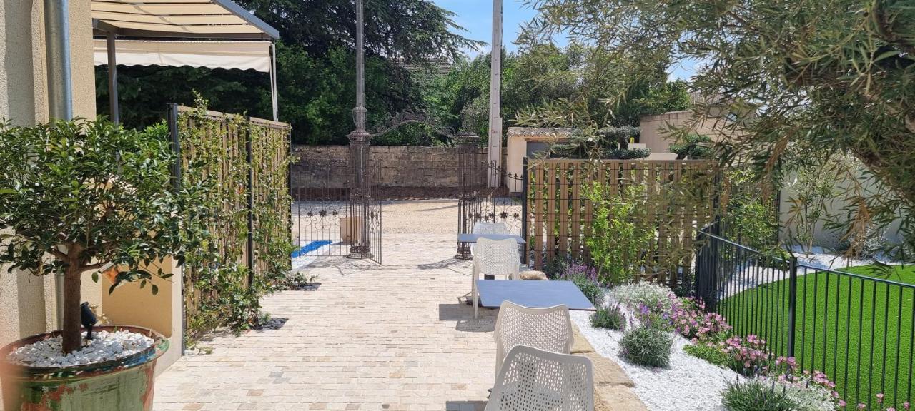 Le Petit Eden Bed and Breakfast Saint-Quentin-la-Poterie Eksteriør billede